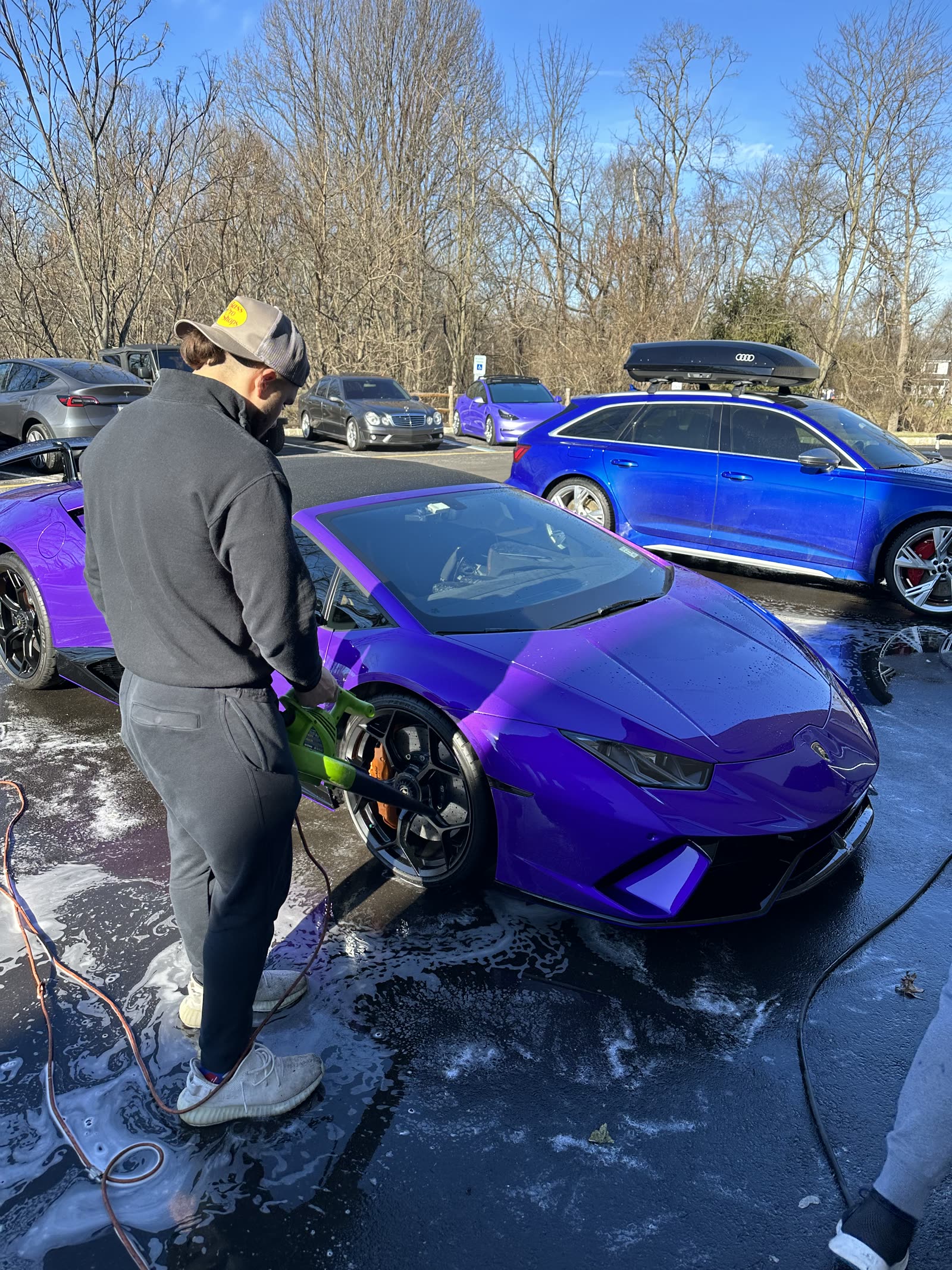 Lamborghini Huracan на мойке перед оклейкой